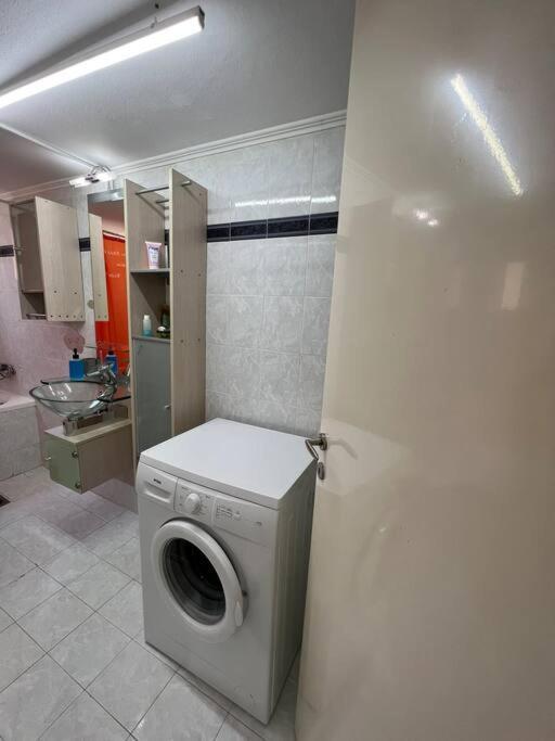 Local Apt Near City Lights 2 Ираклио Екстериор снимка
