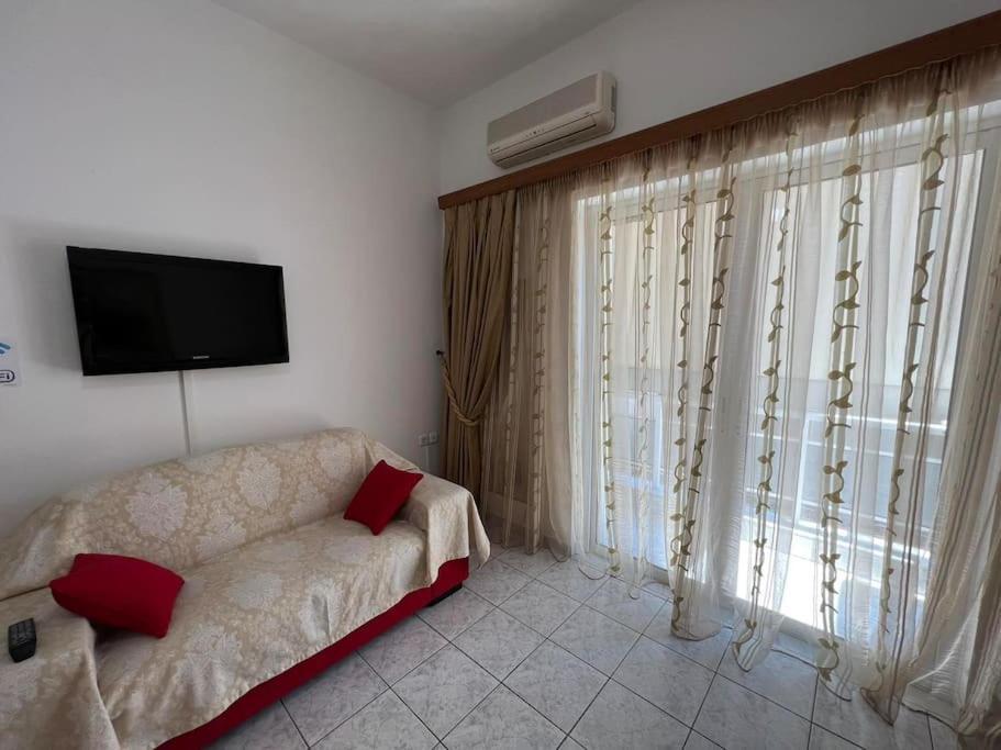 Local Apt Near City Lights 2 Ираклио Екстериор снимка